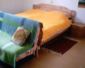 Mini-Wohnung Bett